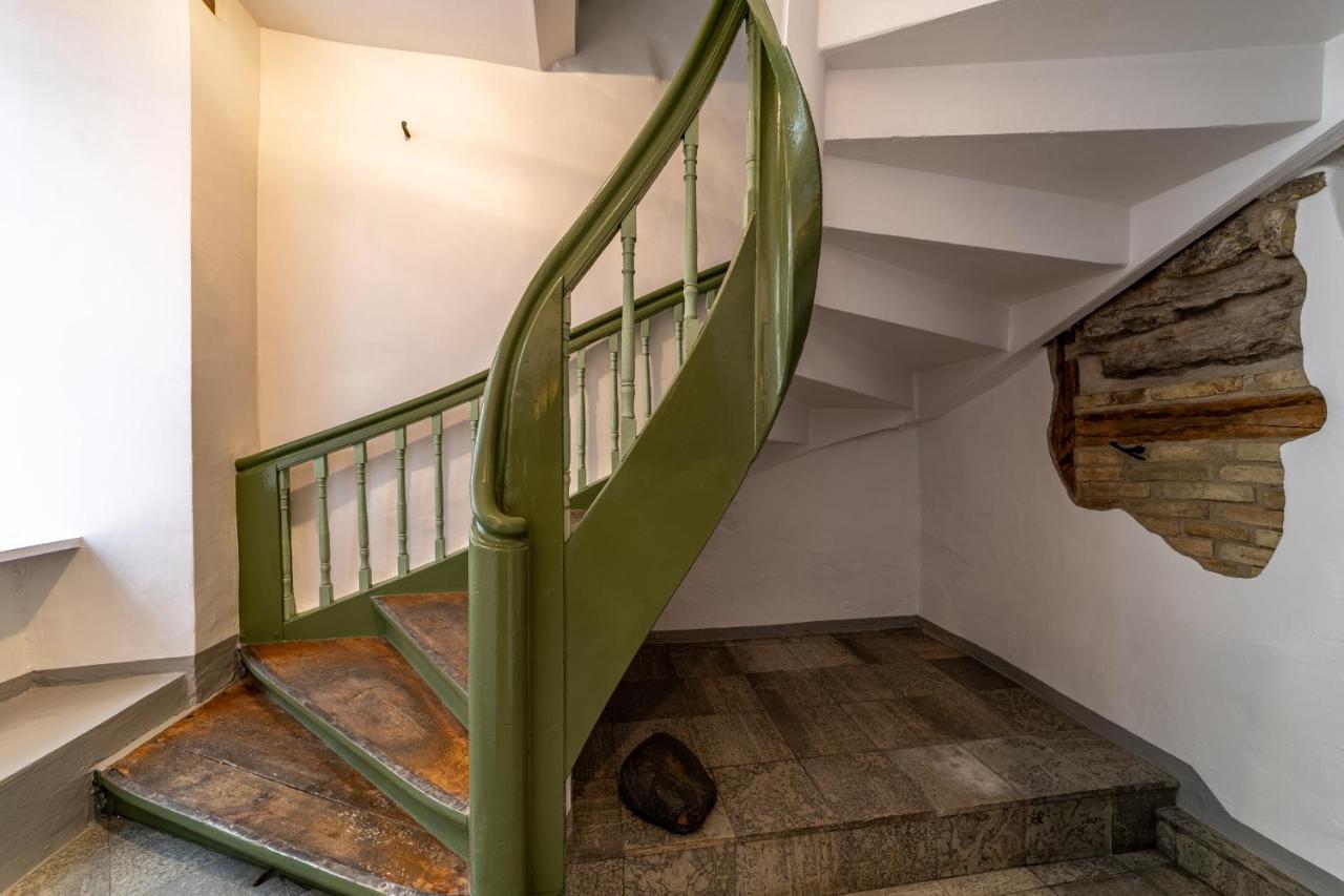 Roofs Of The Old Tallinn Guest House Talin Exterior foto