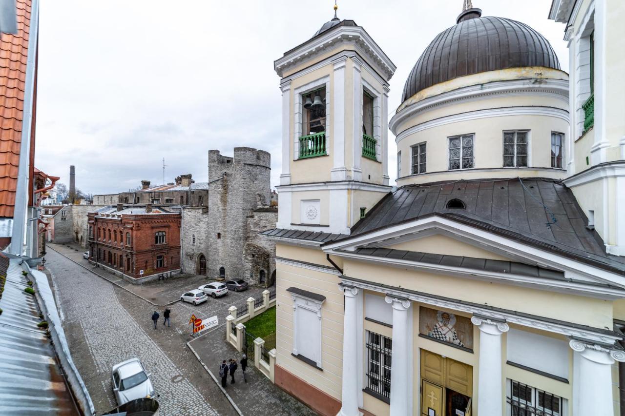 Roofs Of The Old Tallinn Guest House Talin Exterior foto