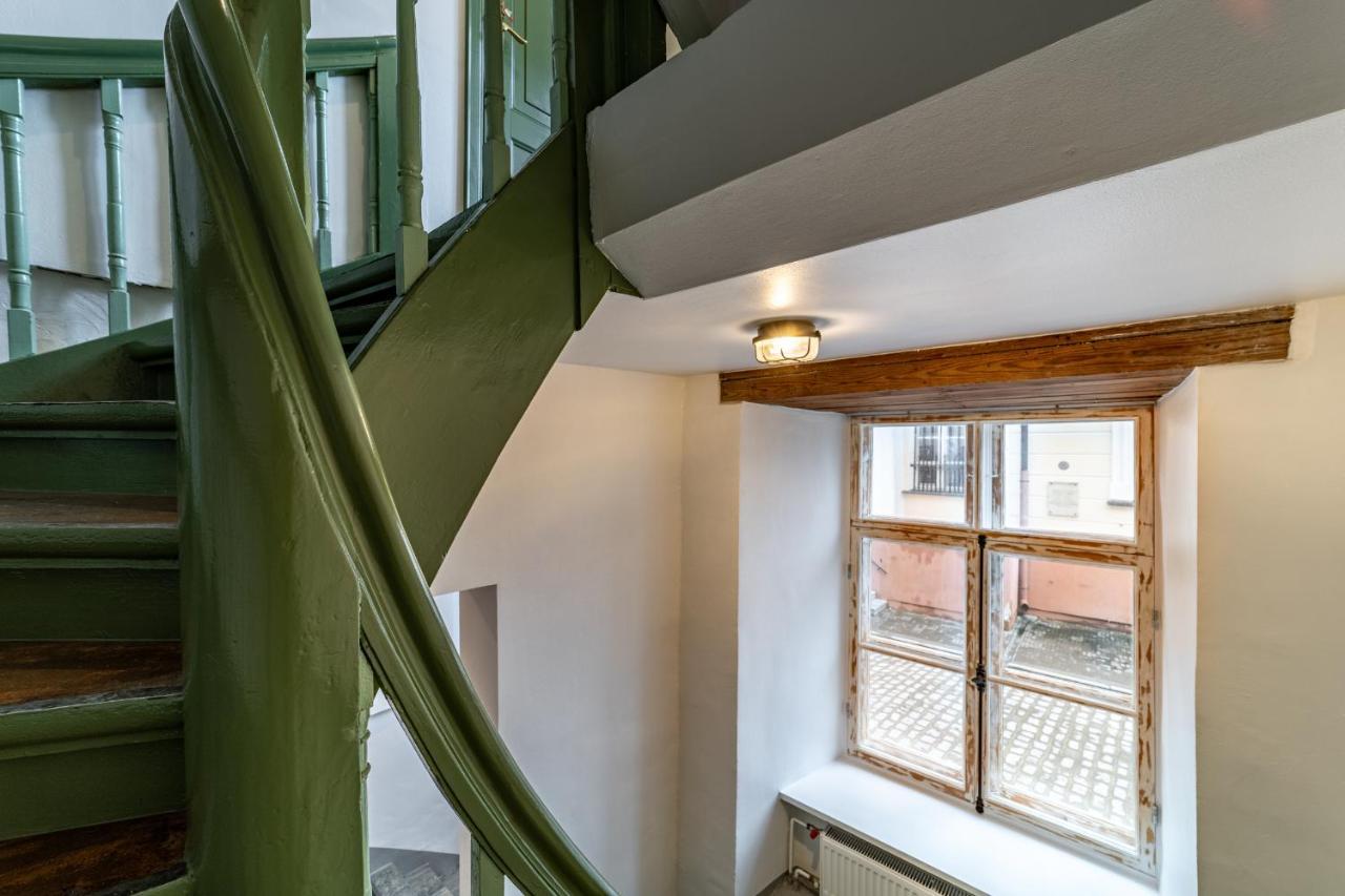 Roofs Of The Old Tallinn Guest House Talin Exterior foto